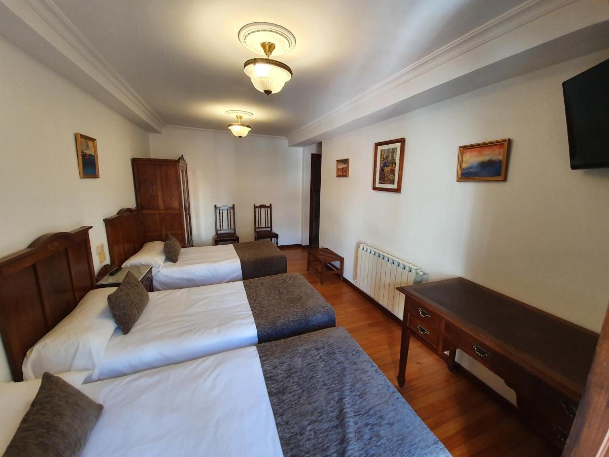 Hostal Giadas Santiago de Compostela Exterior photo