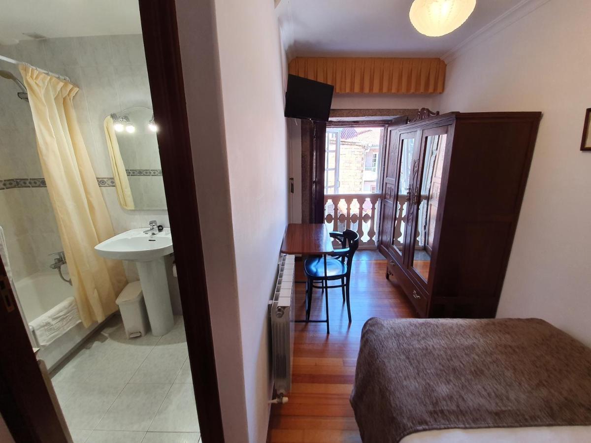Hostal Giadas Santiago de Compostela Exterior photo