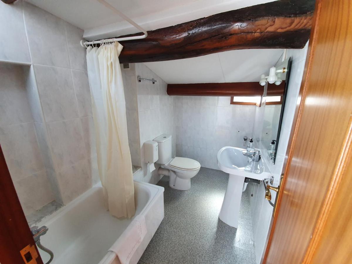 Hostal Giadas Santiago de Compostela Exterior photo